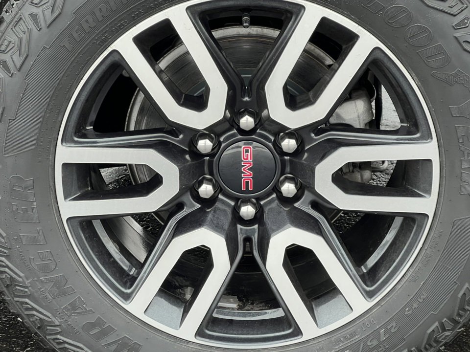 Used 2023 GMC Yukon AT4 w/ AT4 Premium Package image 12