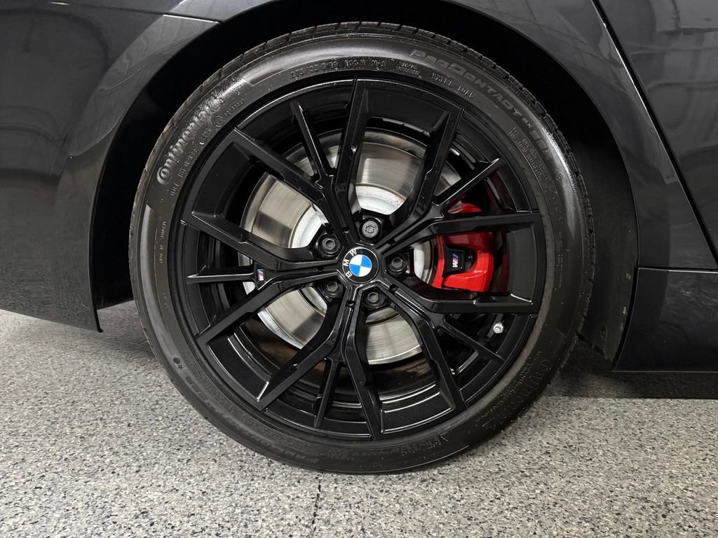 Used 2023 BMW M550i xDrive w/ Executive Package AWD/4WD image 9