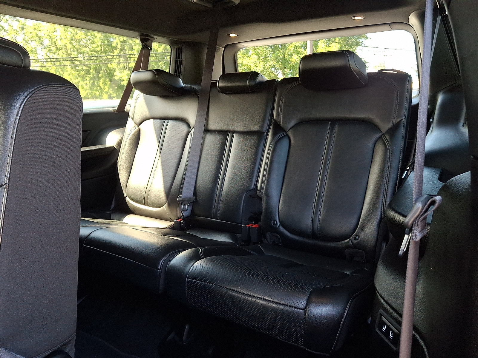 Used 2024 Jeep Wagoneer L Series II w/ Flexible Seating Group AWD/4WD image 11