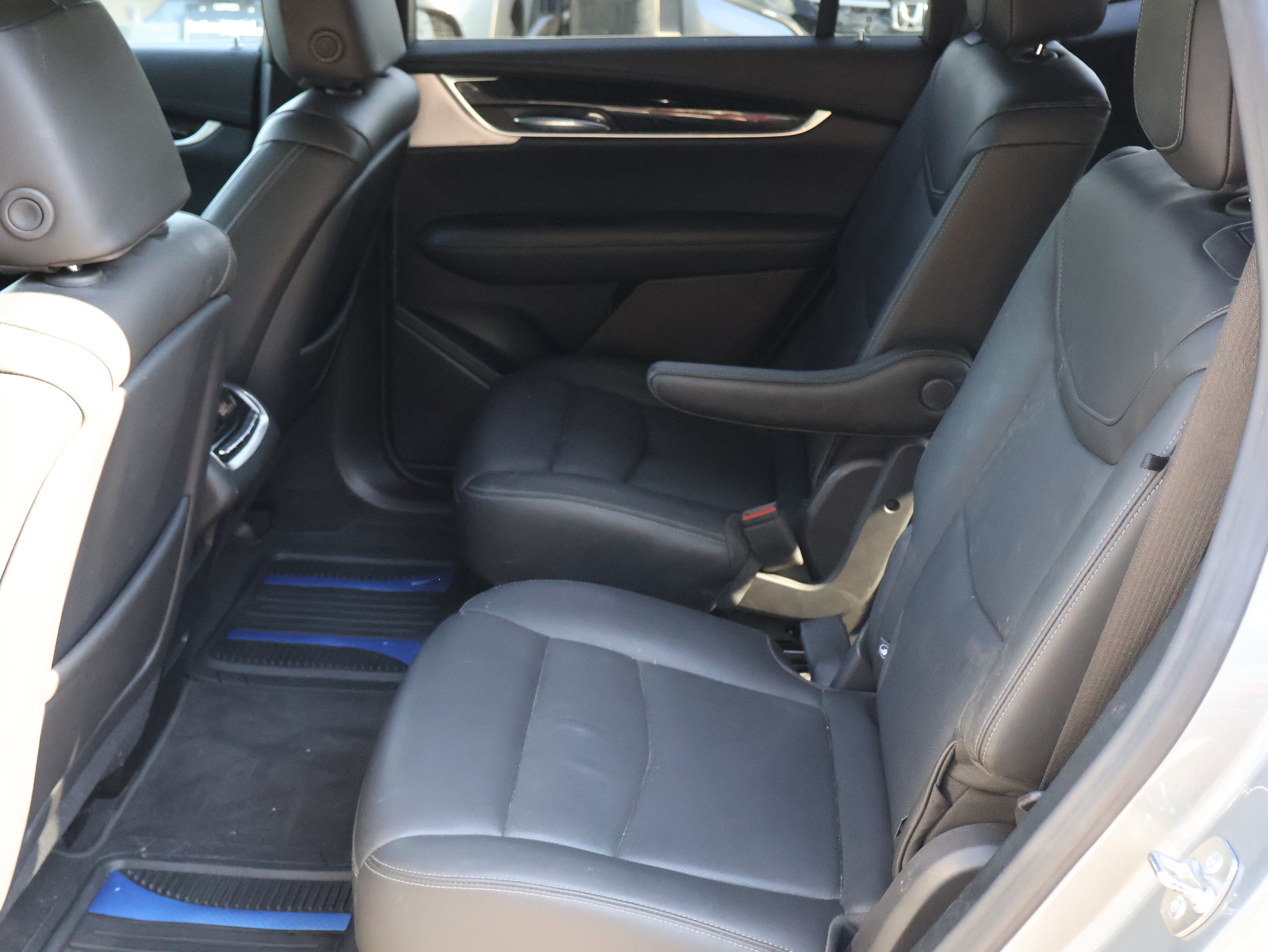 Used 2025 Cadillac XT6 Premium Luxury AWD/4WD image 11