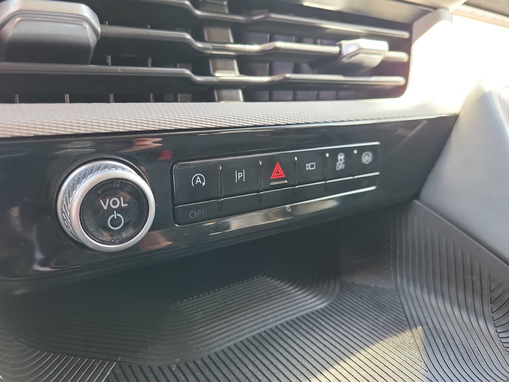 Used 2026 Ford Explorer Active AWD/4WD image 30