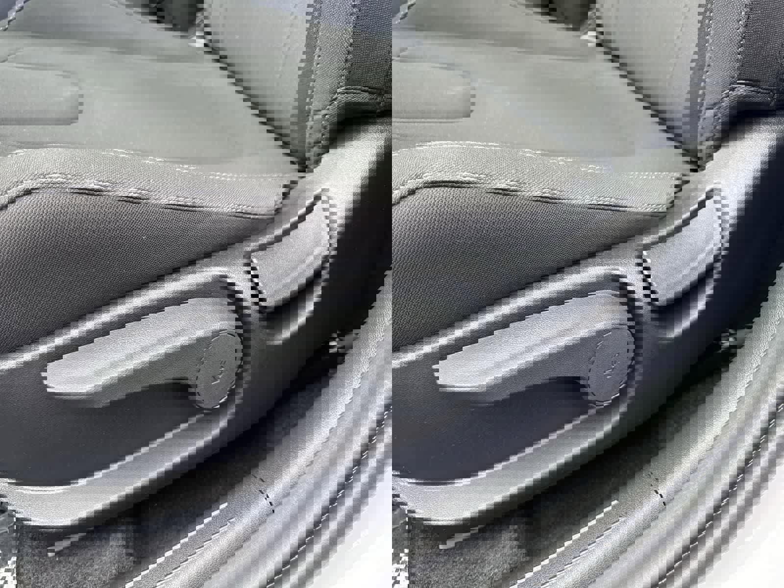Certified 2025 Hyundai Elantra SEL image 25