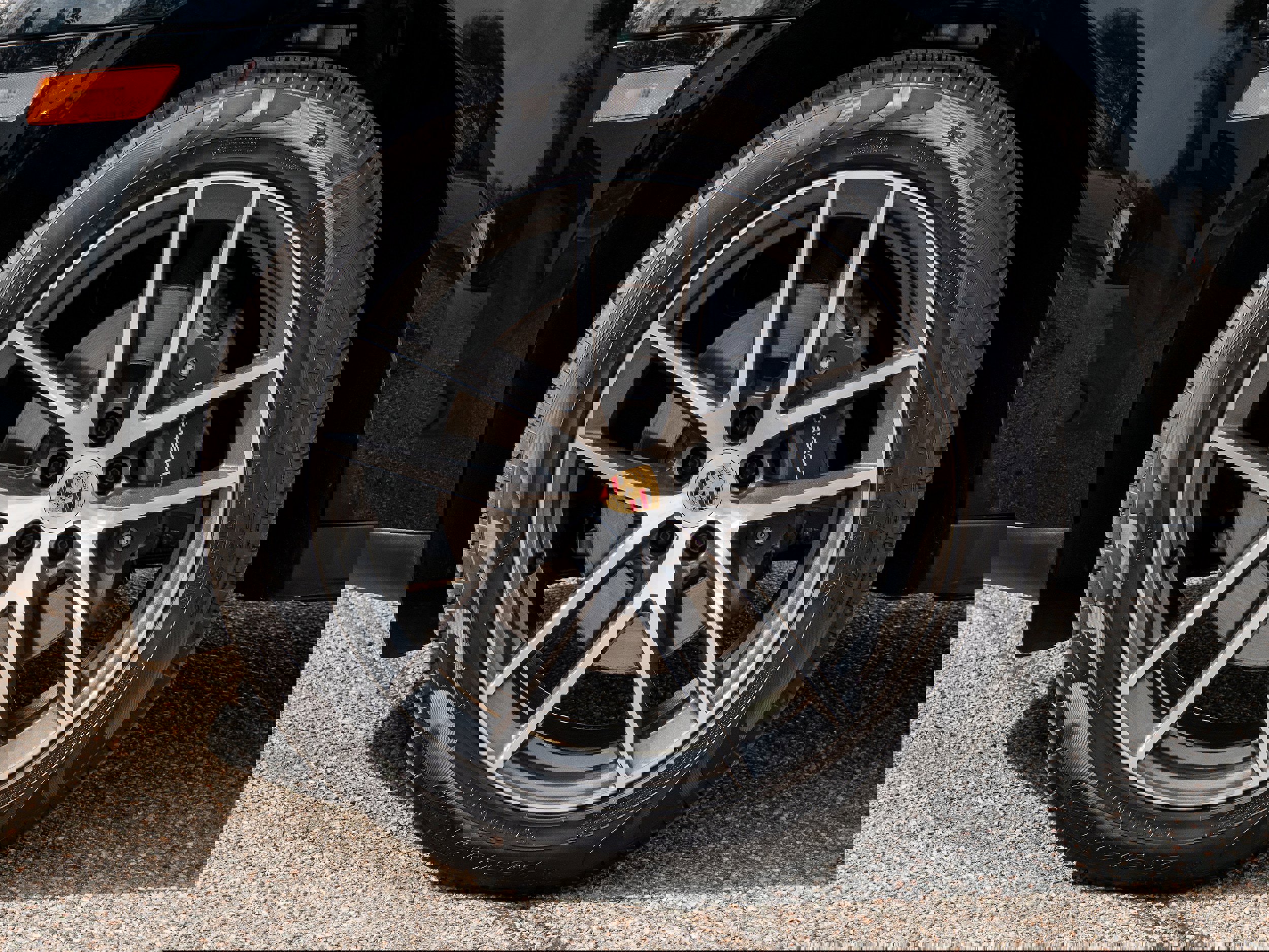 Certified 2025 Porsche Macan image 17