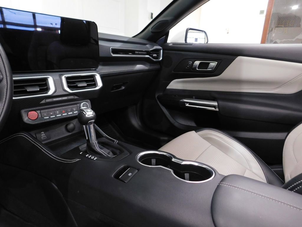 Used 2025 Ford Mustang GT Premium RWD image 84