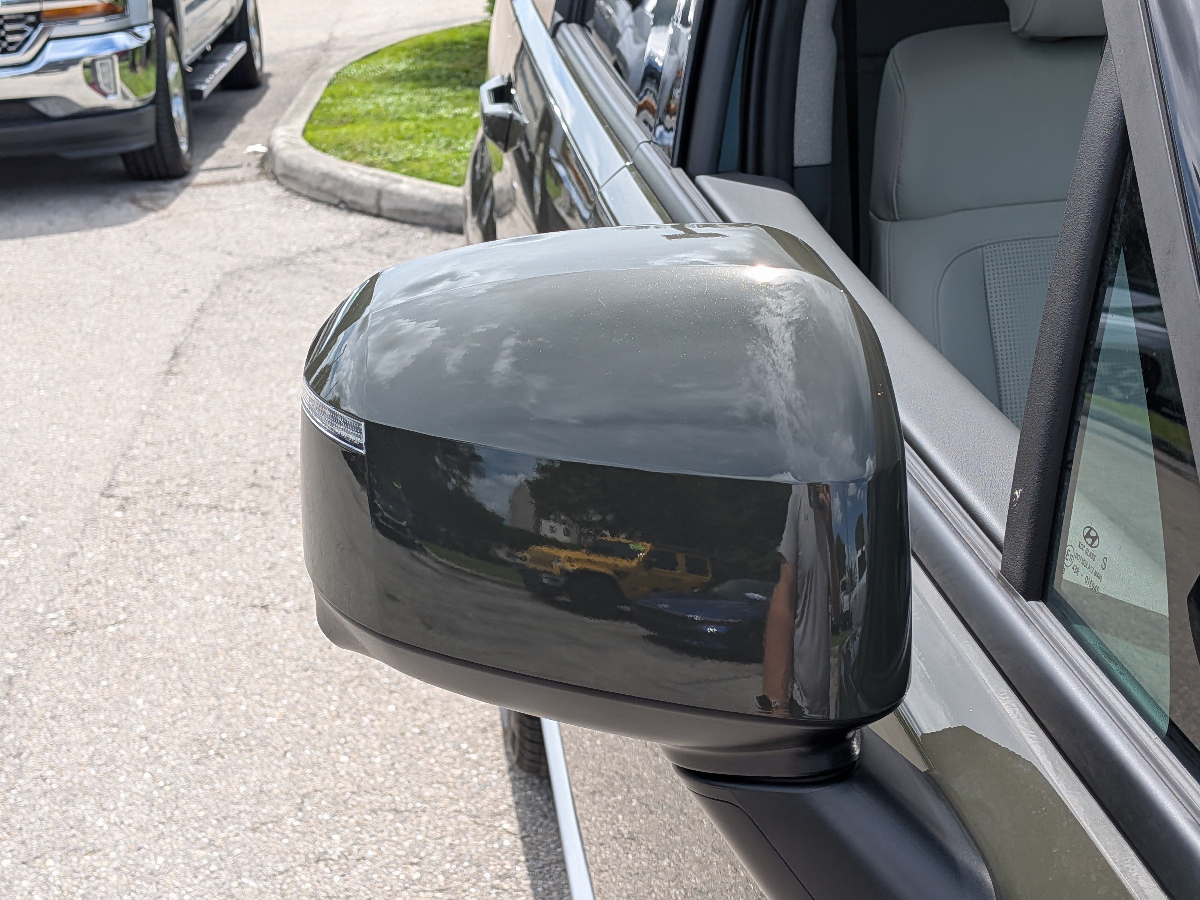 Used 2025 Hyundai Santa Fe Limited FWD image 12