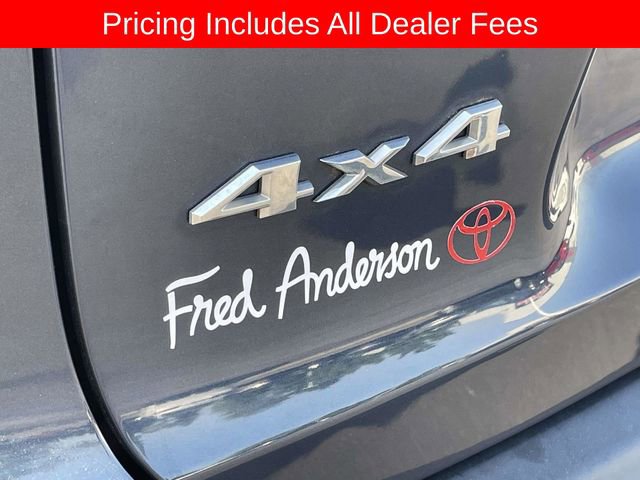 Used 2020 Jeep Cherokee Latitude w/ Cold Weather Group AWD/4WD image 11