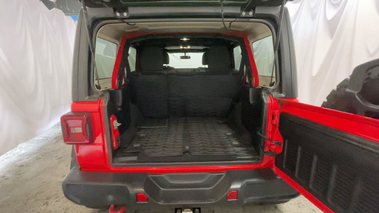 Used 2019 Jeep Wrangler Unlimited Rubicon w/ Dual Top Group AWD/4WD image 20
