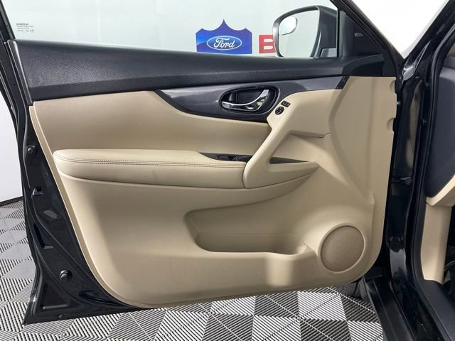 Used 2017 Nissan Rogue S w/ Appearance Package image 12