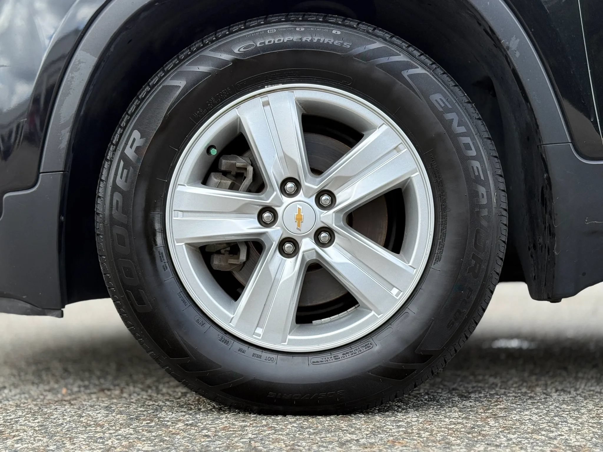 Used 2021 Chevrolet Trax LT FWD image 29
