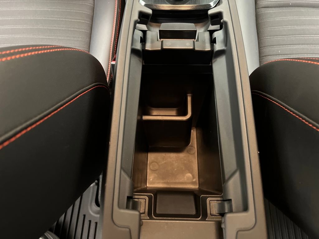 Used 2025 Nissan Rogue SV image 36