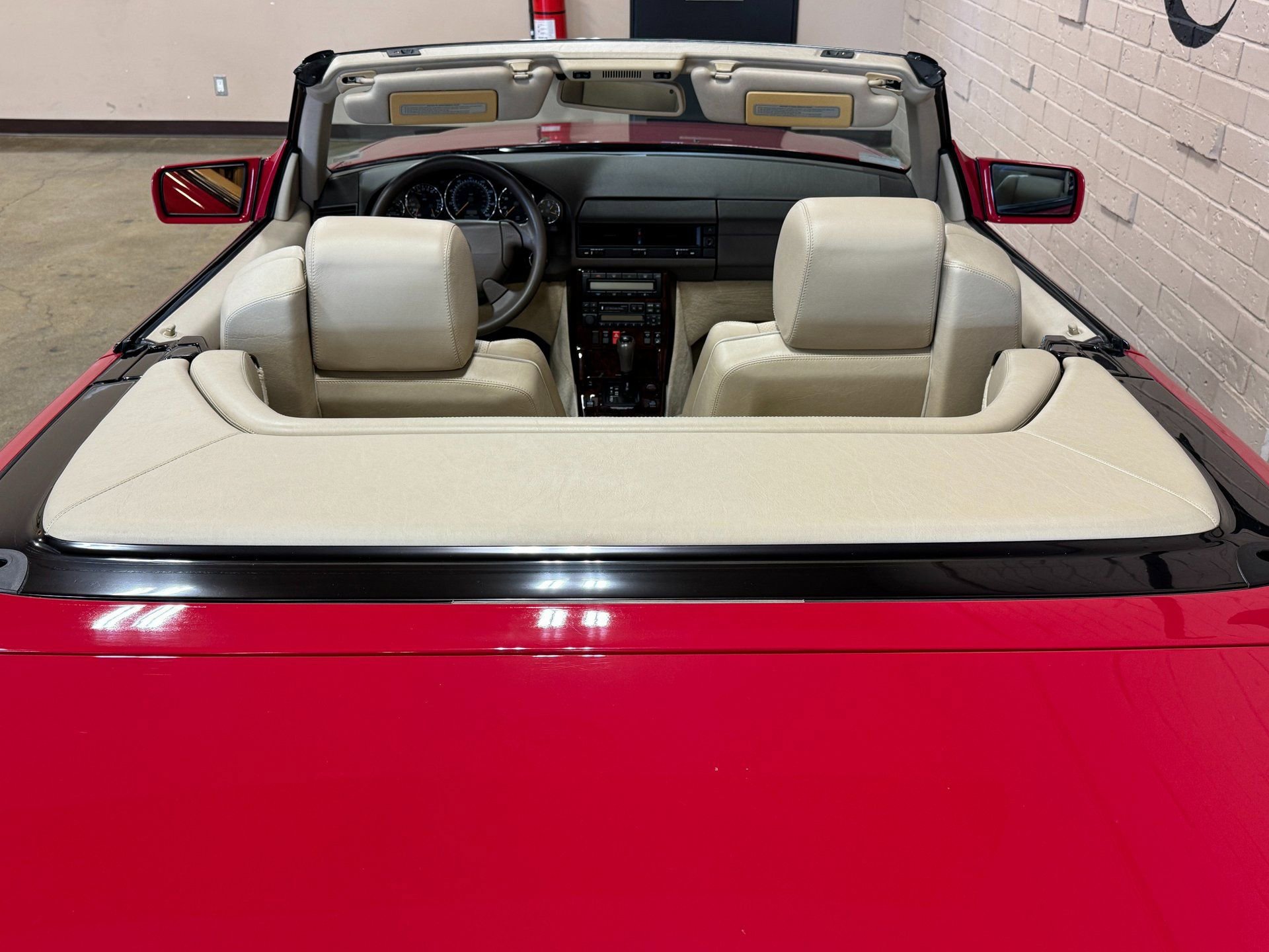 Used 1997 Mercedes-Benz SL 320 image 60