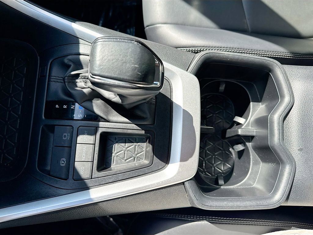 Used 2023 Toyota RAV4 XLE Premium image 23