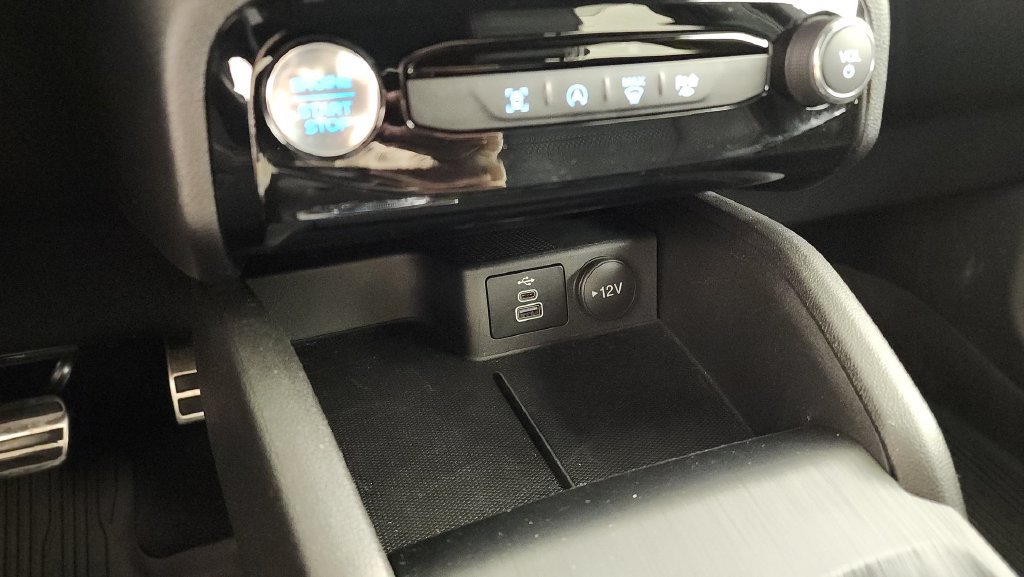 Used 2024 Ford Escape ST-Line w/ Tech Pack #1 AWD/4WD image 16