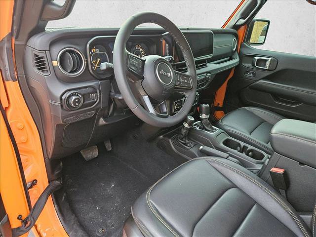 Used 2025 Jeep Gladiator Sport image 13