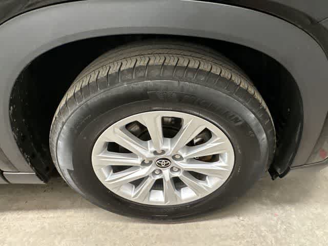 Used 2025 Toyota Grand Highlander AWD image 5
