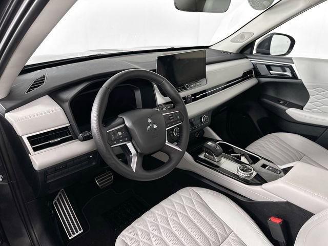 Used 2025 Mitsubishi Outlander SEL image 21