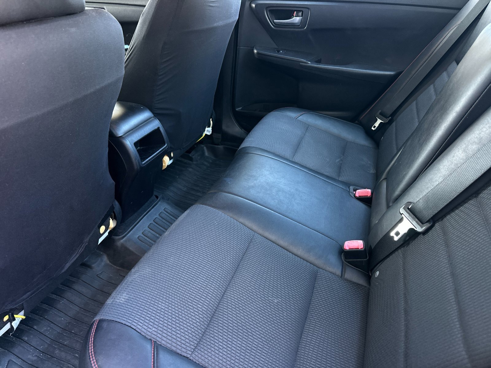 Used 2017 Toyota Camry SE image 11