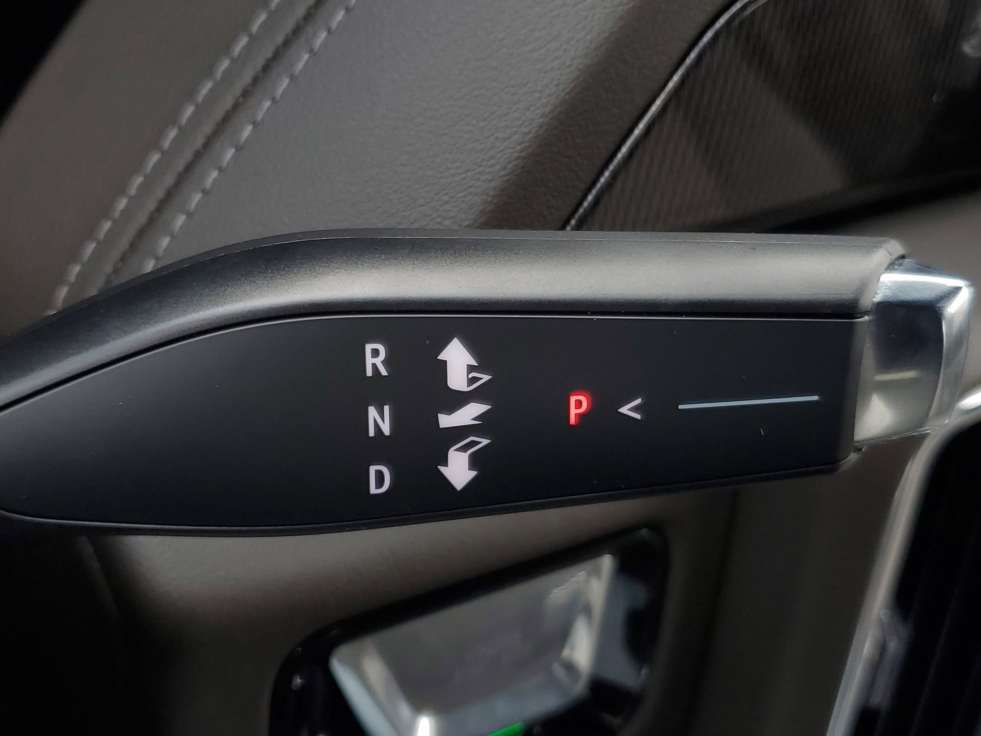 Used 2025 GMC Yukon Elevation RWD image 36
