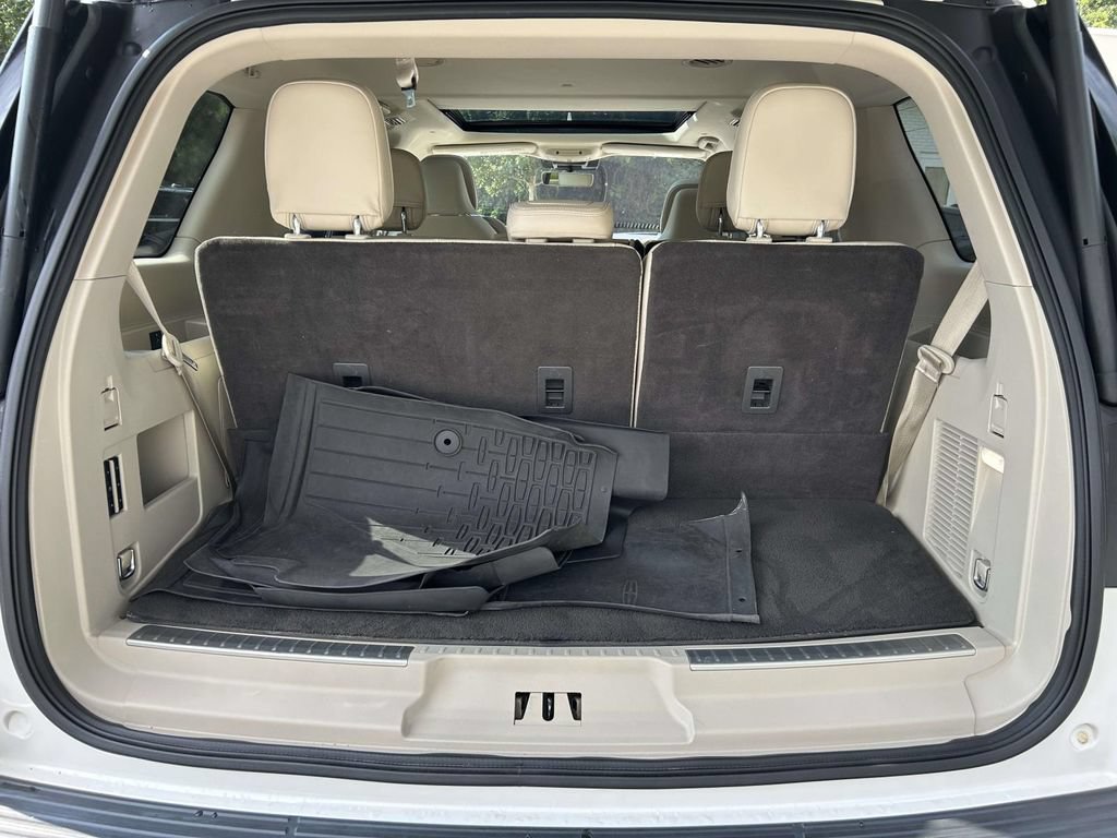 Used 2018 Lincoln Navigator Reserve w/ Technology Package AWD/4WD image 10