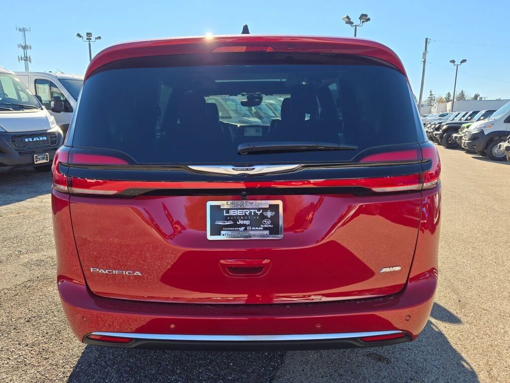 New 2026 Chrysler Pacifica Pinnacle image 12