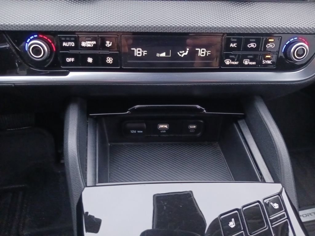 Used 2023 Kia Sportage LX image 11