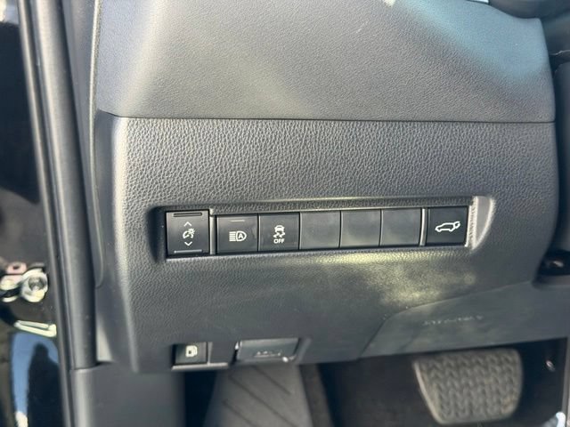 Certified 2023 Toyota Venza XLE AWD/4WD image 25