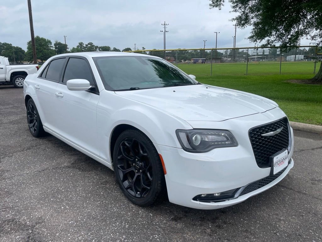 Used 2019 Chrysler 300 S RWD image 6