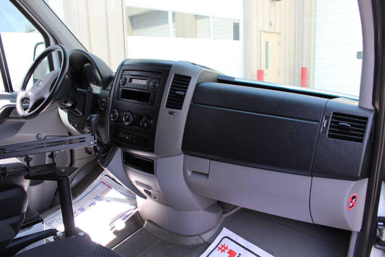 Used 2012 Mercedes-Benz Sprinter 2500 image 16