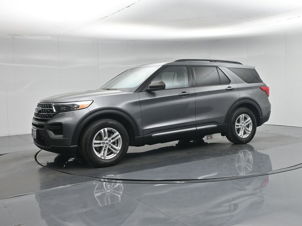 Used 2023 Ford Explorer XLT image 30