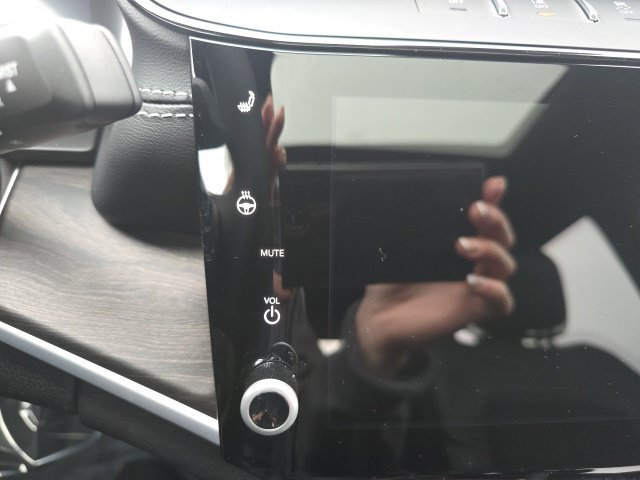 New 2026 Jeep Grand Cherokee Altitude AWD/4WD image 16