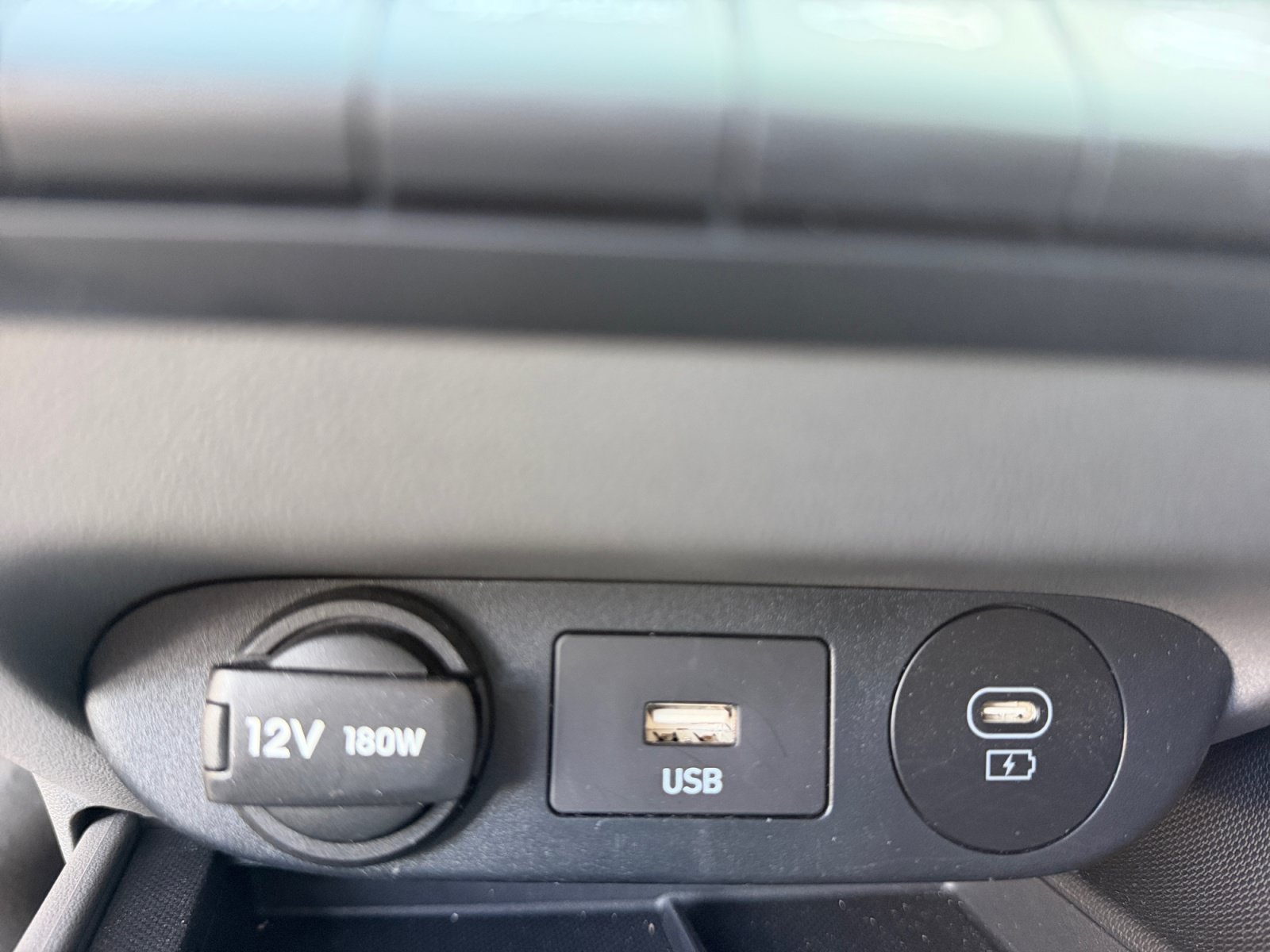 Used 2025 Hyundai Elantra Sport FWD image 31