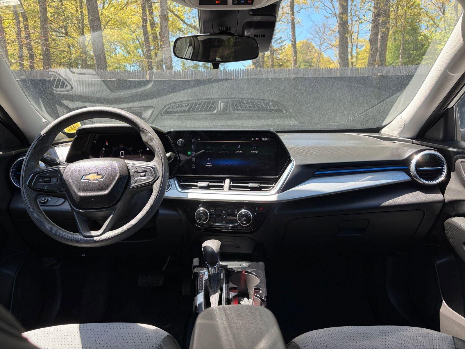 Used 2025 Chevrolet Trax LT FWD image 32
