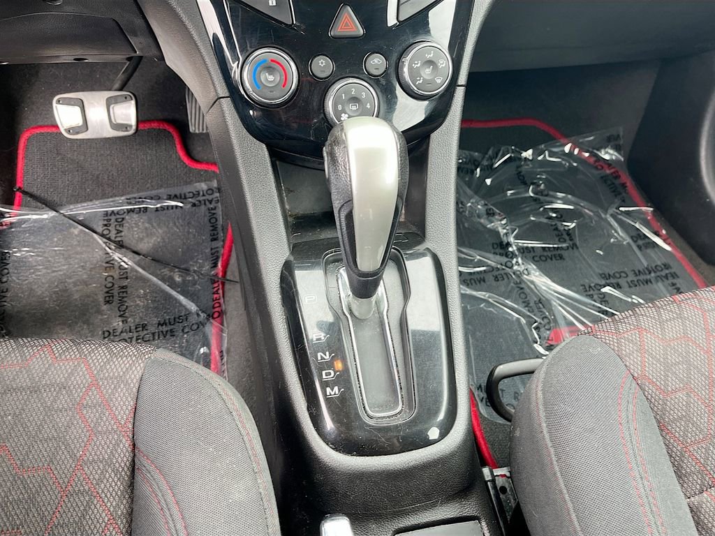 Used 2018 Chevrolet Sonic LT w/ Fun and Sun Package FWD image 16