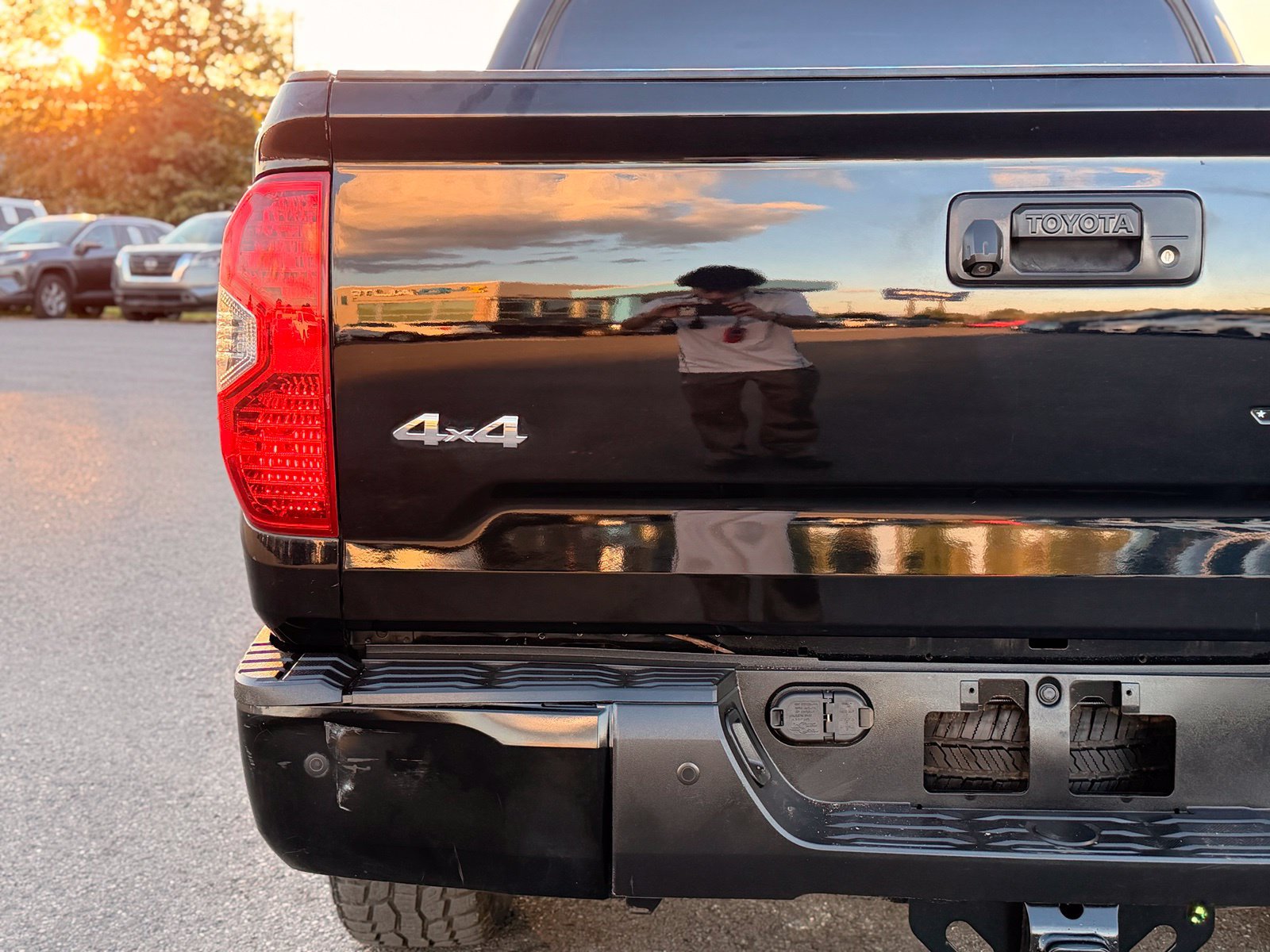 Used 2014 Toyota Tundra Limited w/ Limited Premium Package AWD/4WD image 12