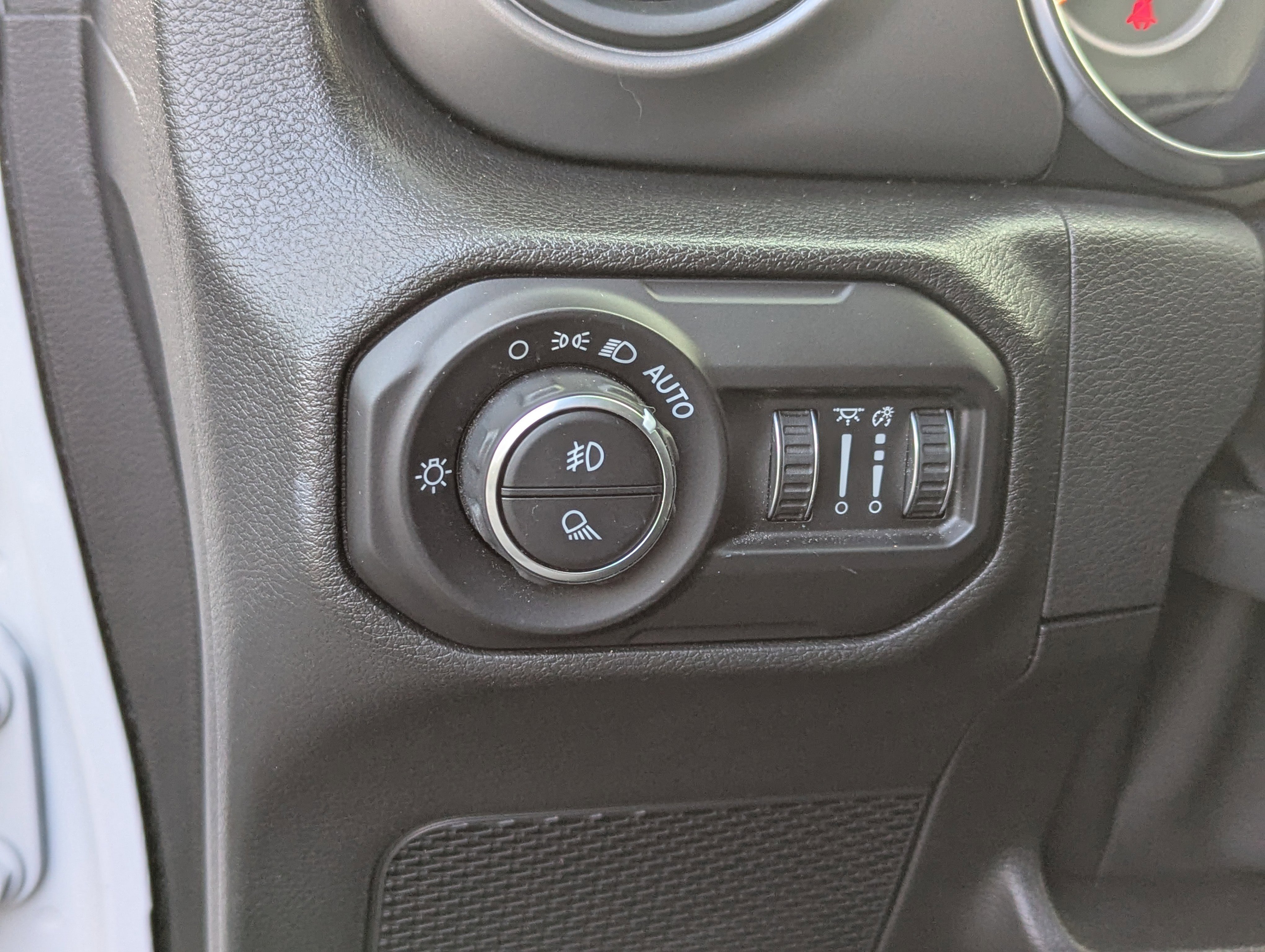 Used 2021 Jeep Gladiator Willys image 16