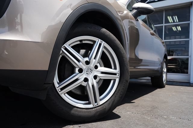Used 2016 Porsche Cayenne AWD/4WD image 27