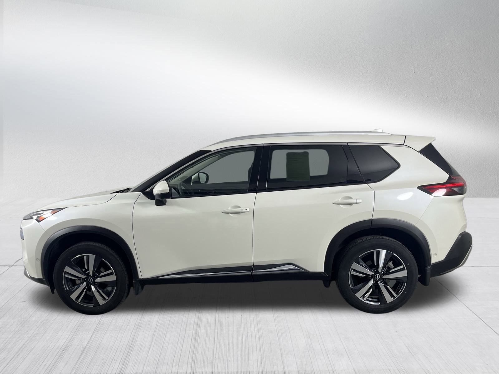Used 2023 Nissan Rogue Platinum image 4
