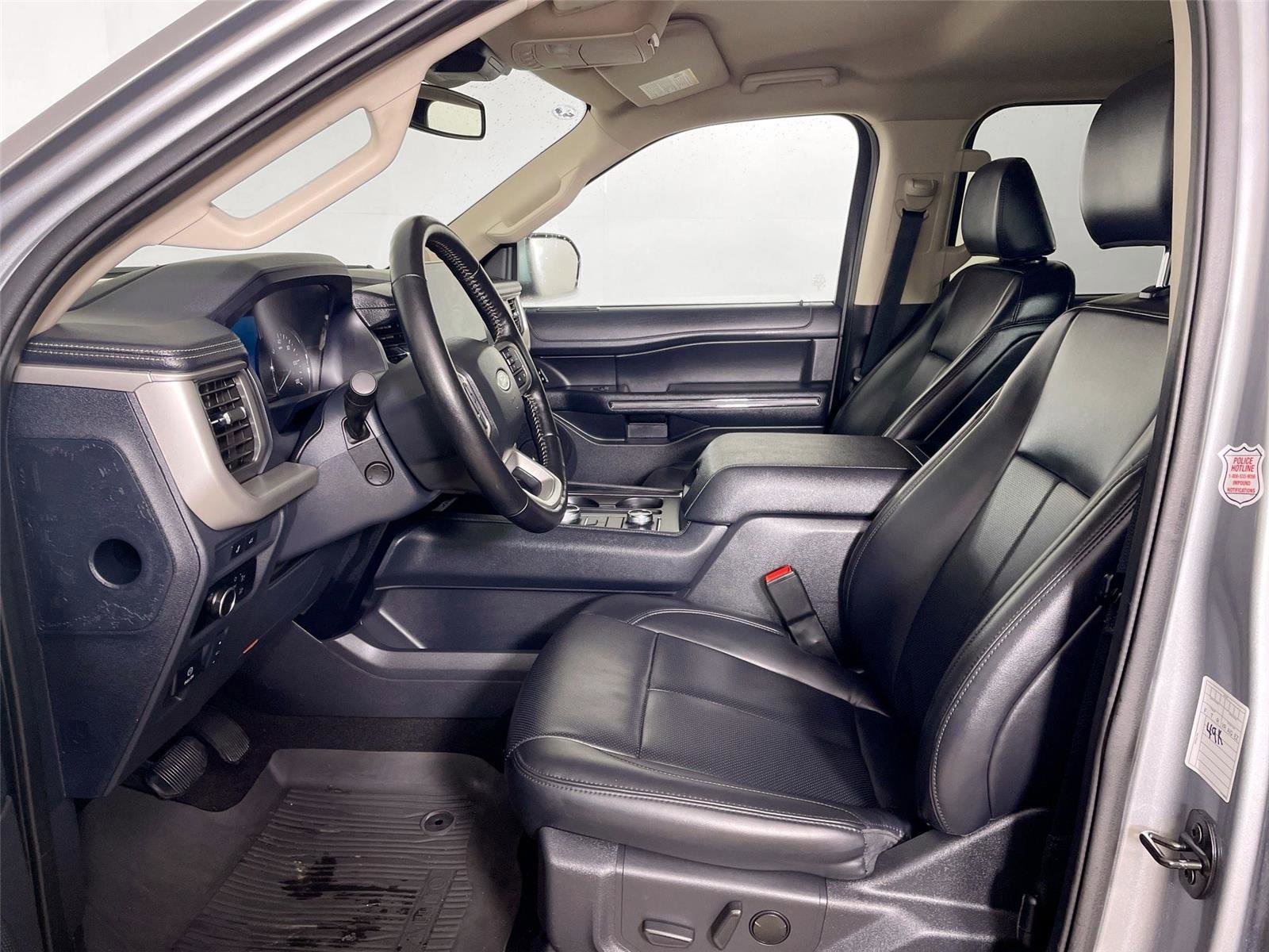 Used 2024 Ford Expedition XLT image 11