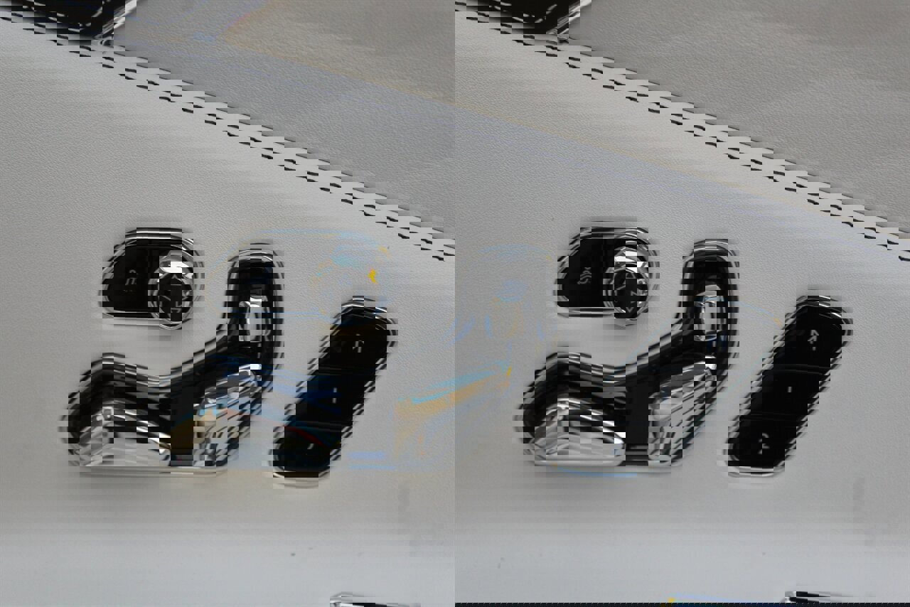 Used 2021 Bentley Flying Spur W12 image 25