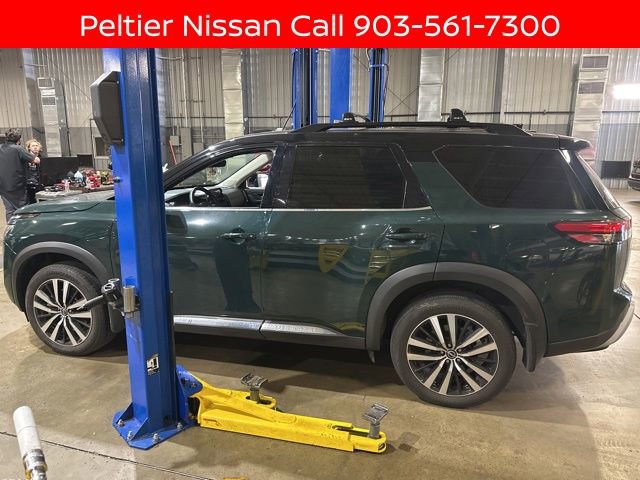 Certified 2024 Nissan Pathfinder Platinum FWD image 5