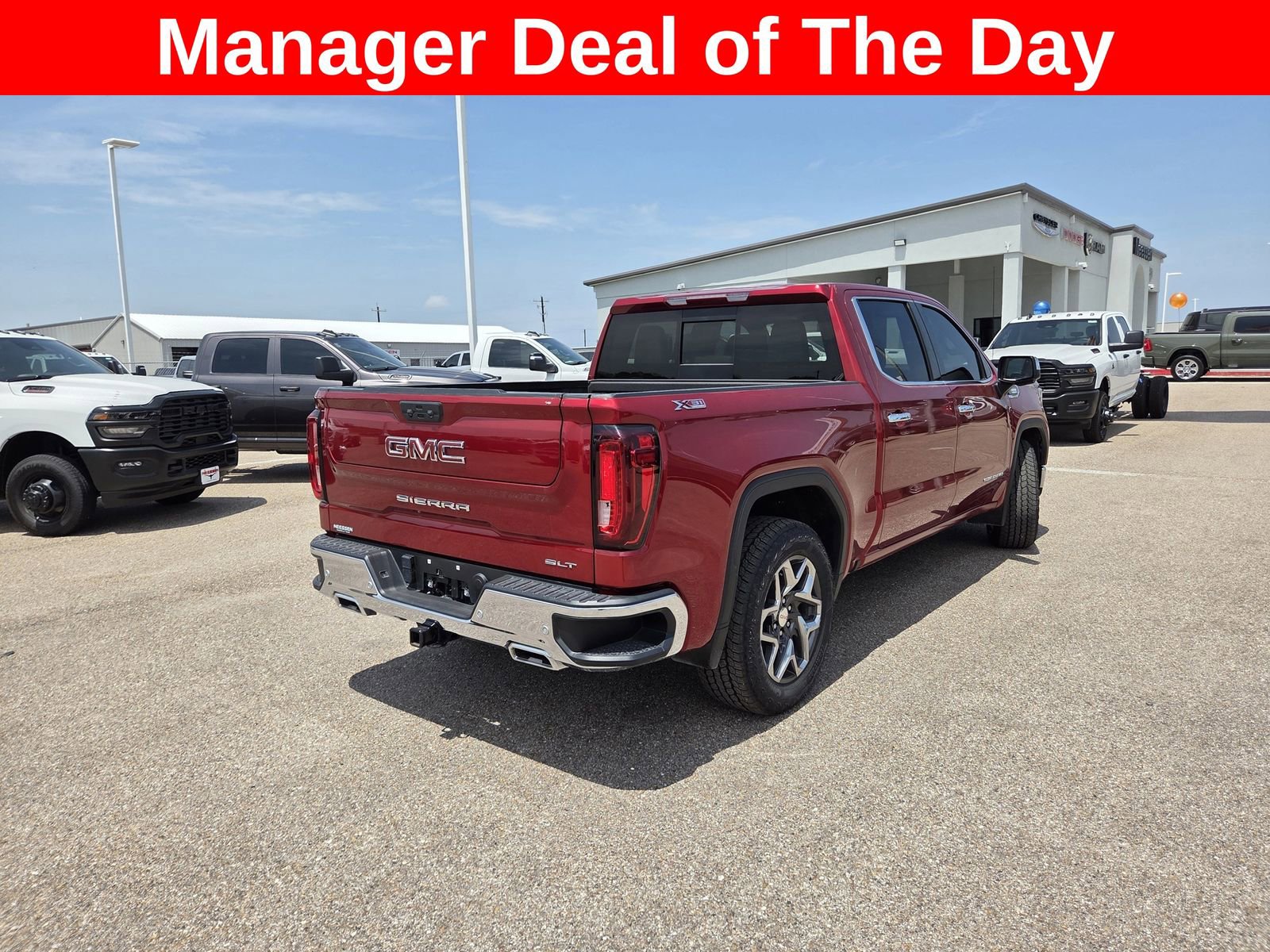 Used 2024 GMC Sierra 1500 SLT w/ SLT Premium Plus Package AWD/4WD image 7