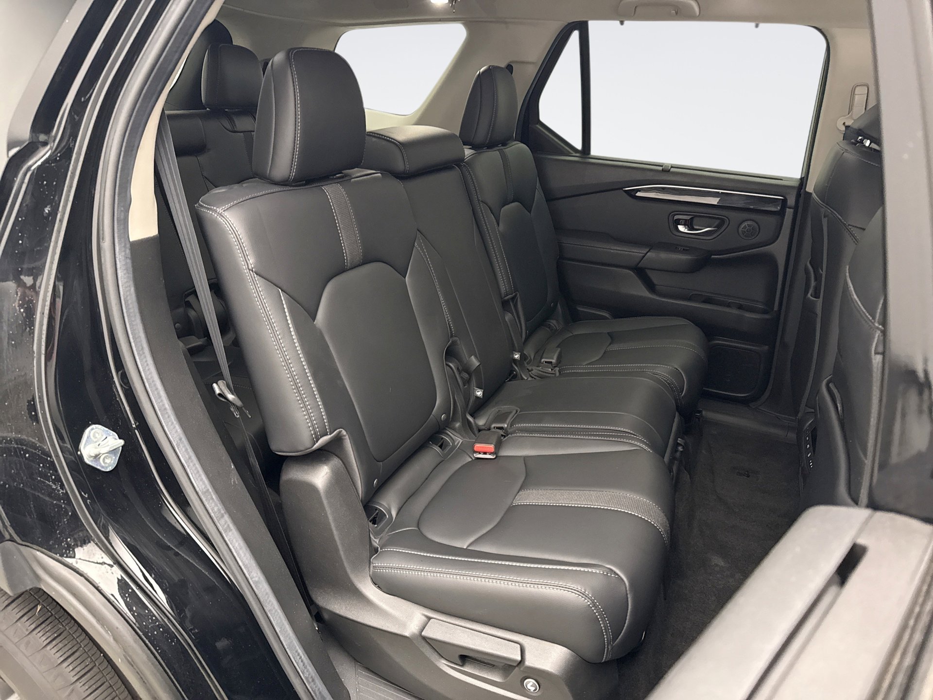 Used 2025 Honda Pilot EX-L image 17