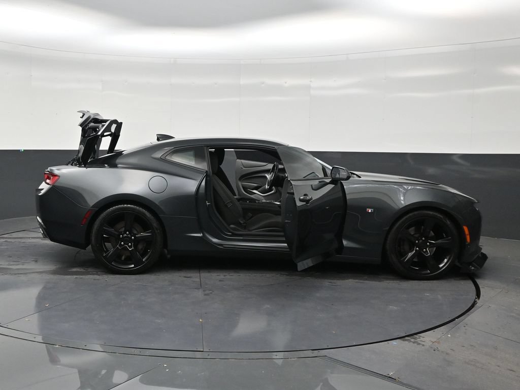 Used 2018 Chevrolet Camaro SS RWD image 29