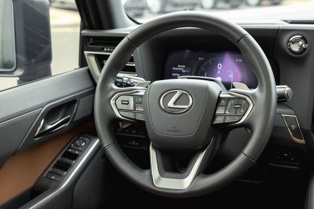 Used 2025 Lexus GX 550 w/ Accessory Package (Z1) AWD/4WD image 30