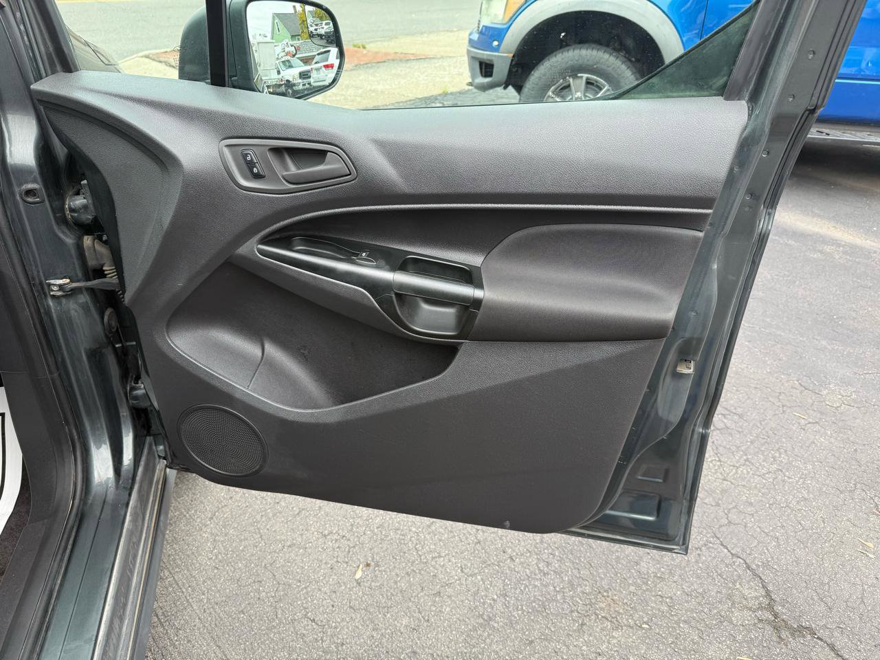 Used 2018 Ford Transit Connect XL image 31