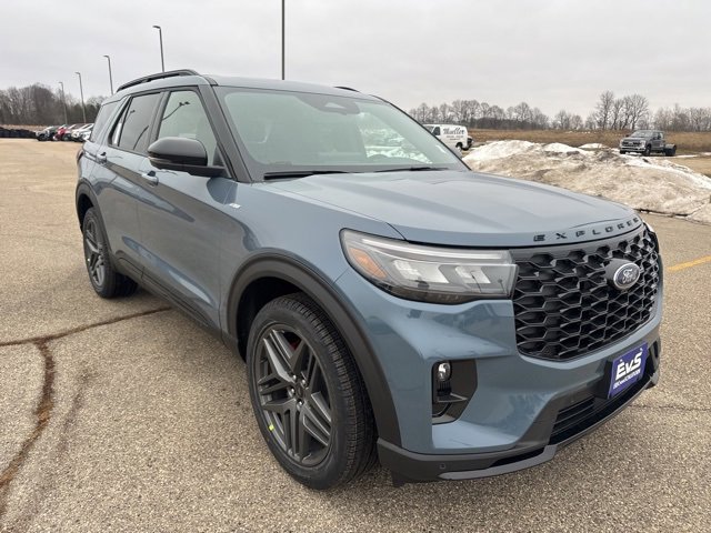 New 2026 Ford Explorer ST-Line w/ ST-Line Street Pack image 3
