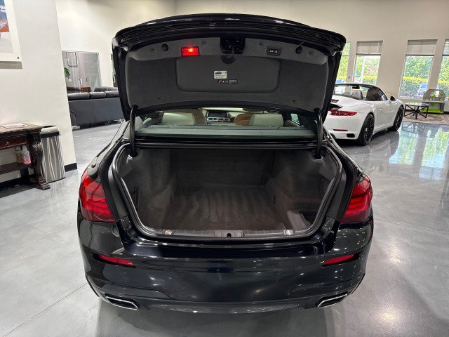 Used 2014 BMW 750i RWD image 15
