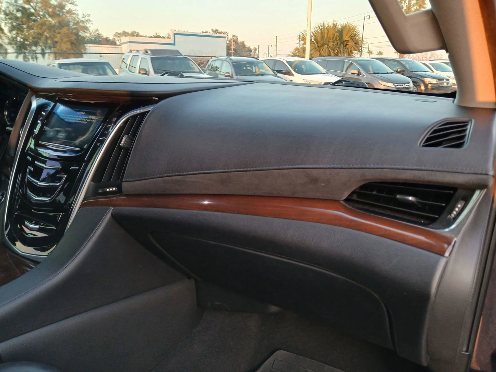 Used 2019 Cadillac Escalade 2WD image 15