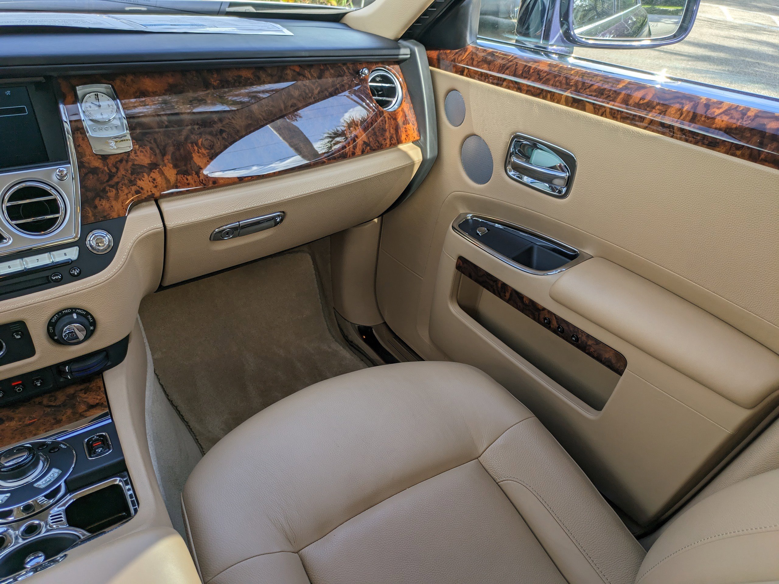 Used 2010 Rolls-Royce Ghost image 19