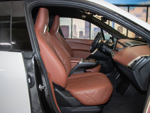 Used 2023 BMW iX xDrive50 w/ Premium Package AWD/4WD image 19